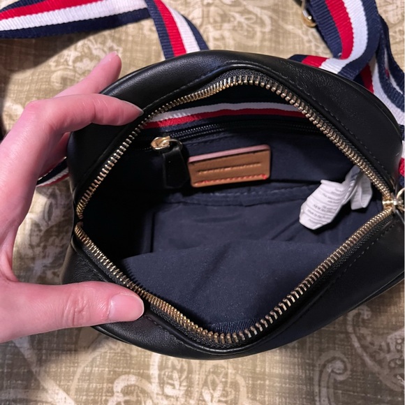 Tommy Hilfiger Belt Bag - Picture 4 of 12